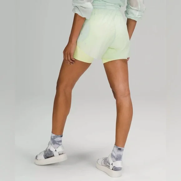 Lululemon Step Out High Rise Shorts 3” Ocean Air Size 12 NWT - Picture 2 of 10